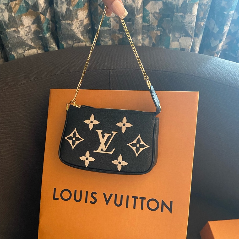 Louis Vuitton Mini Pochette